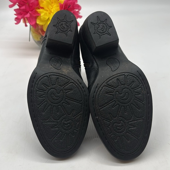 Born Elegant Black Leather Ankle Booties Size 9 - Picture 6 of 8